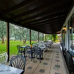 Eleia ıznik Otel