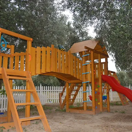 Eleia Iznik 3*